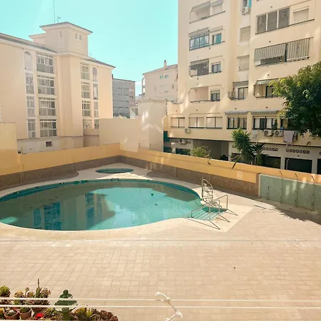 Cozy And Bright Flat With Pool Apartament